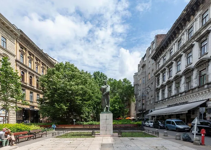 Luxurious Central Apartment In Liszt Ferenc Square