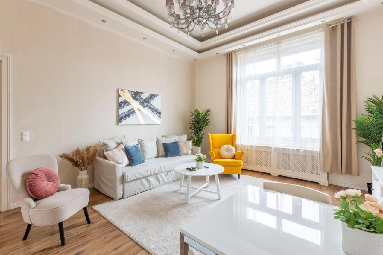 Luxurious In Liszt Ferenc Square Apartman